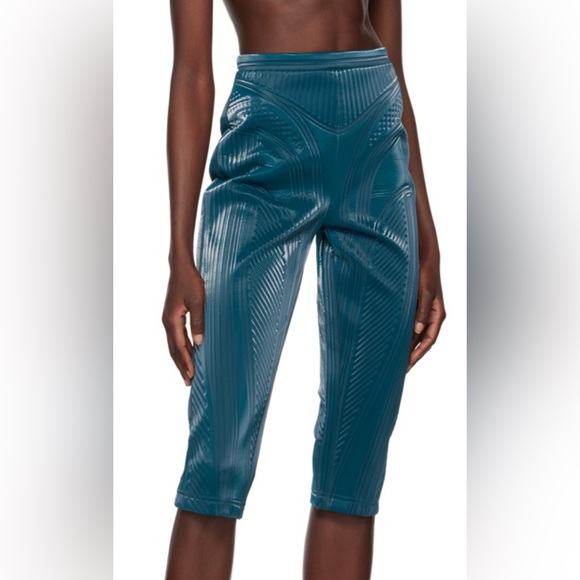 Mugler capri